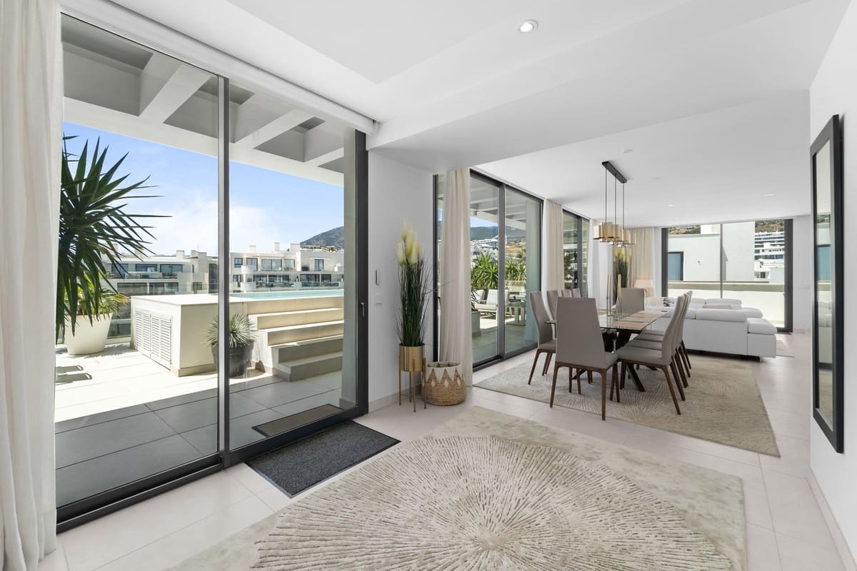 3 soveværelse Lejlighed til salg i Fuengirola med swimmingpool garage - € 1.285.000 (Ref: 10134336)