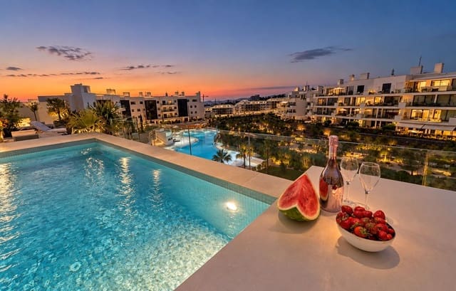 Apartamento de 3 habitaciones en Torreblanca, Fuengirola en venta con piscina garaje - 1.285.000 € (Ref: 10134336)