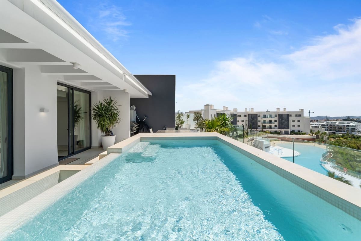 3 soveværelse Lejlighed til salg i Fuengirola med swimmingpool garage - € 1.285.000 (Ref: 10134336)