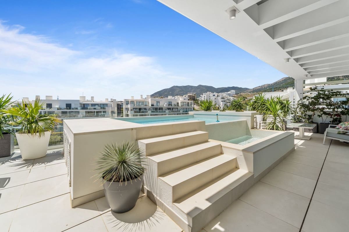 3 soveværelse Lejlighed til salg i Fuengirola med swimmingpool garage - € 1.285.000 (Ref: 10134336)