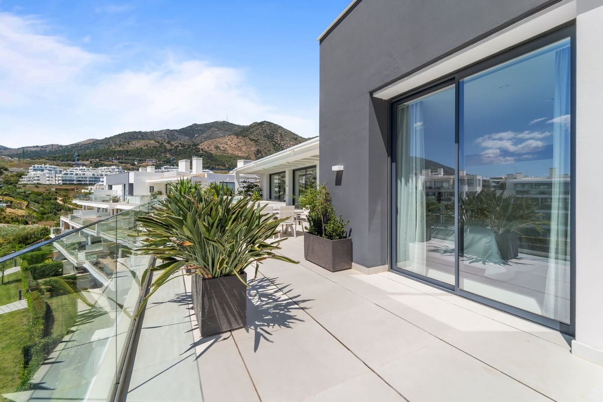 3 soveværelse Lejlighed til salg i Fuengirola med swimmingpool garage - € 1.285.000 (Ref: 10134336)