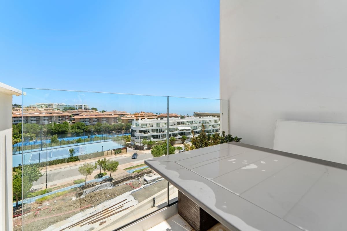 3 soveværelse Lejlighed til salg i Fuengirola med swimmingpool garage - € 1.285.000 (Ref: 10134336)