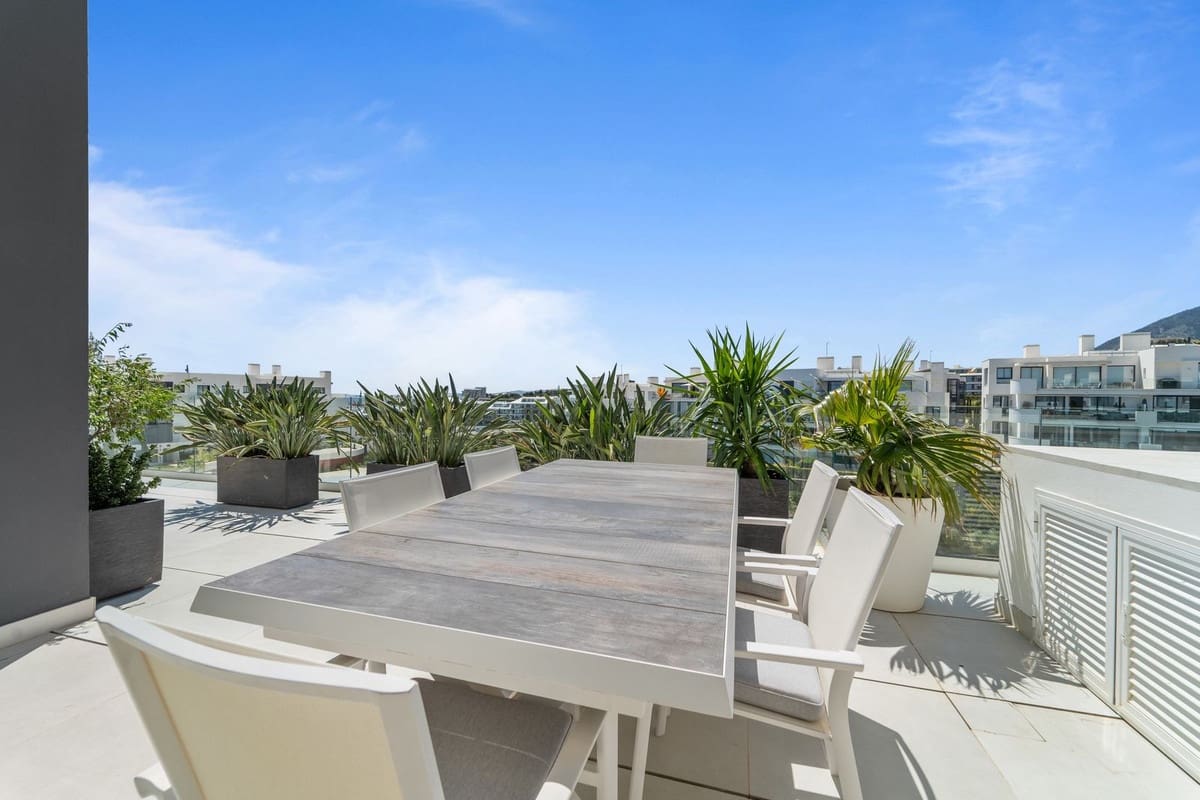 3 soveværelse Lejlighed til salg i Fuengirola med swimmingpool garage - € 1.285.000 (Ref: 10134336)