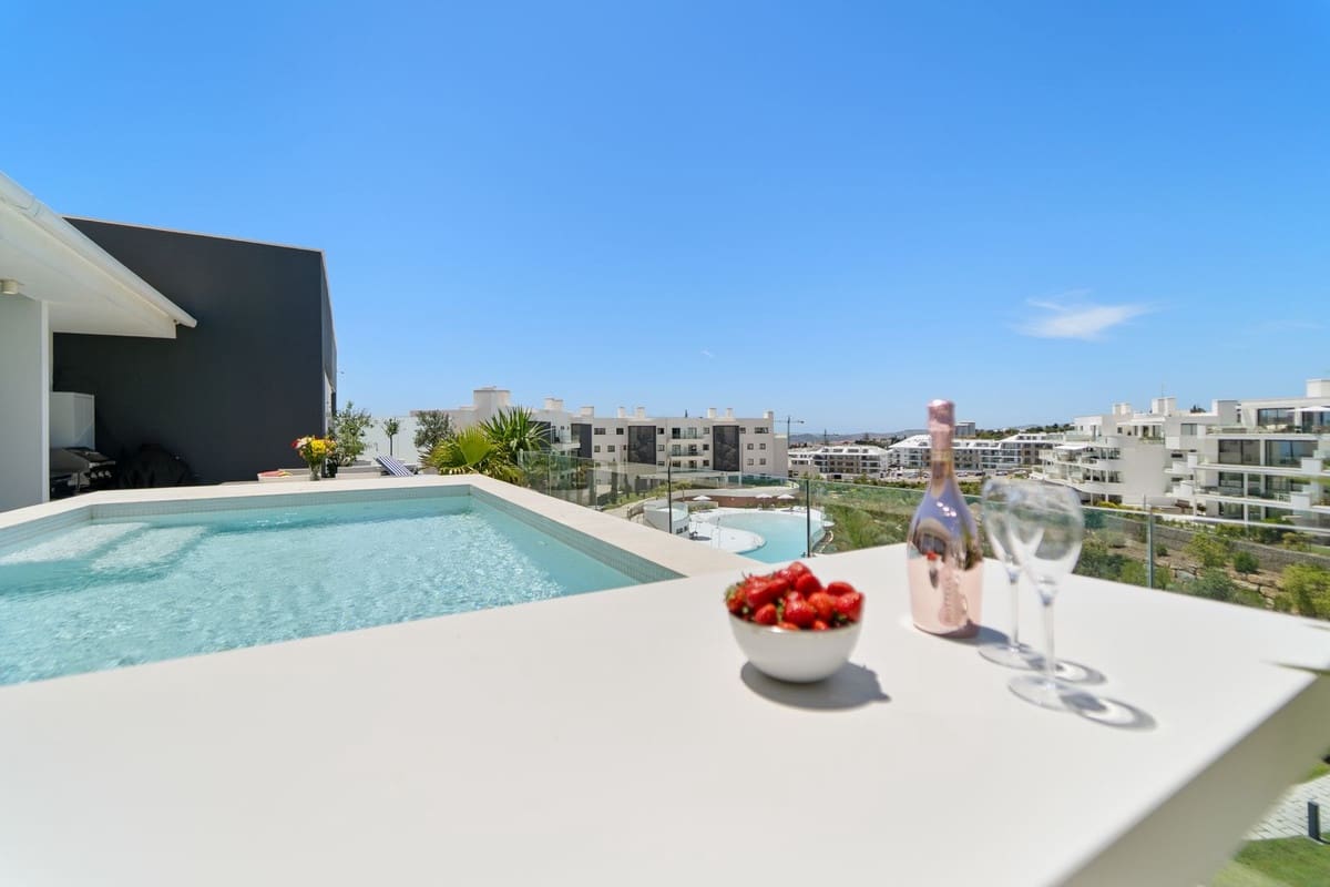 3 soveværelse Lejlighed til salg i Fuengirola med swimmingpool garage - € 1.285.000 (Ref: 10134336)