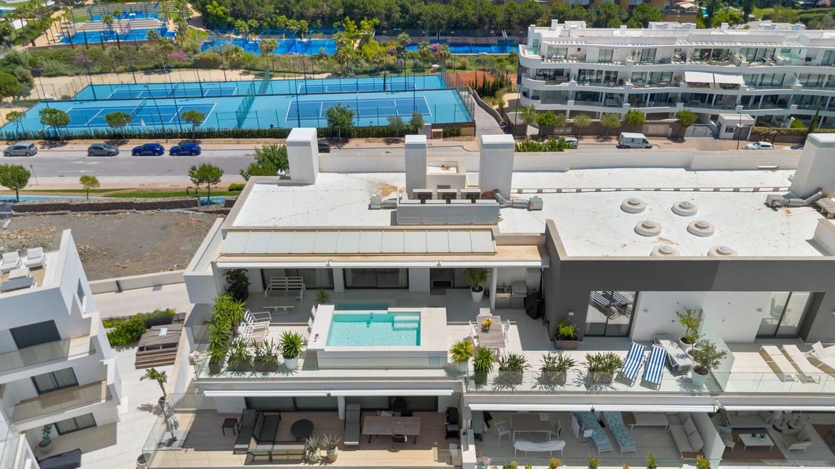 3 soveværelse Lejlighed til salg i Fuengirola med swimmingpool garage - € 1.285.000 (Ref: 10134336)