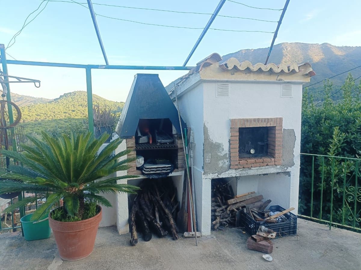 Finca/Casa Rural de 4 habitaciones en Ojen en venta con piscina garaje - 540.000 € (Ref: 10134345)