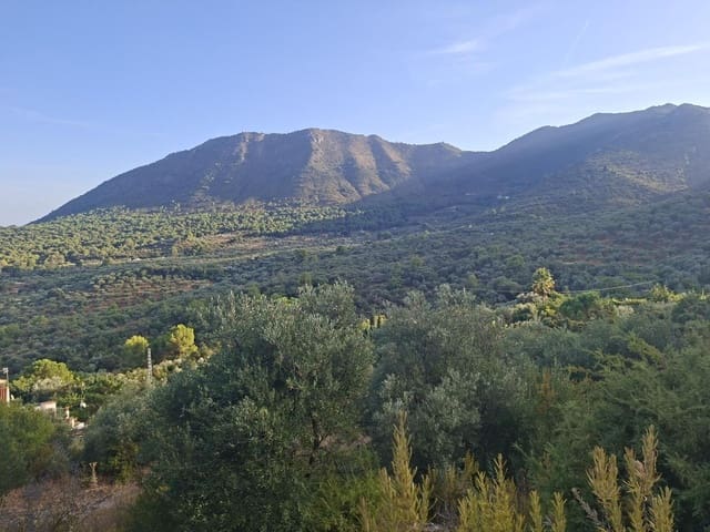 Finca/Casa Rural de 4 habitaciones en Ojen en venta con piscina garaje - 540.000 € (Ref: 10134345)