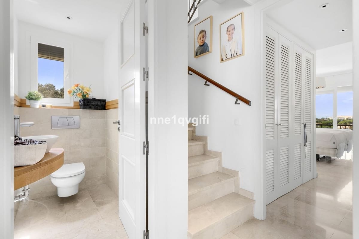 2 soveværelse Lejlighed til salg i Cabopino med swimmingpool garage - € 895.000 (Ref: 10134347)