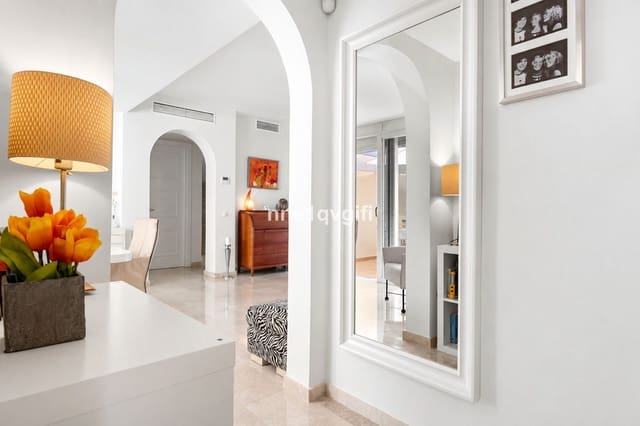 2 slaapkamer Appartement te koop in Cabopino, Marbella met zwembad garage - € 895.000 (Ref: 10134347)