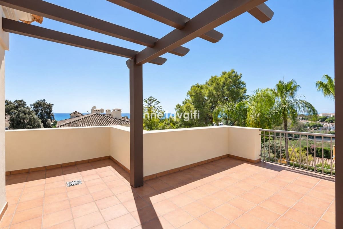 2 soveværelse Lejlighed til salg i Cabopino med swimmingpool garage - € 895.000 (Ref: 10134347)