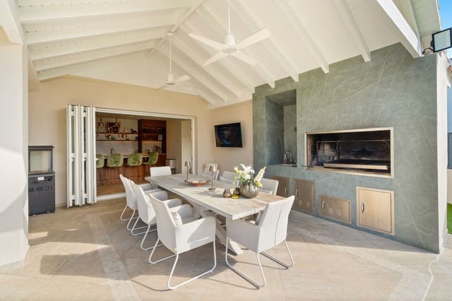4 soverom Villa til salgs i Cancelada, Estepona med svømmebasseng garasje - € 2 499 999 (Ref: 10134366)