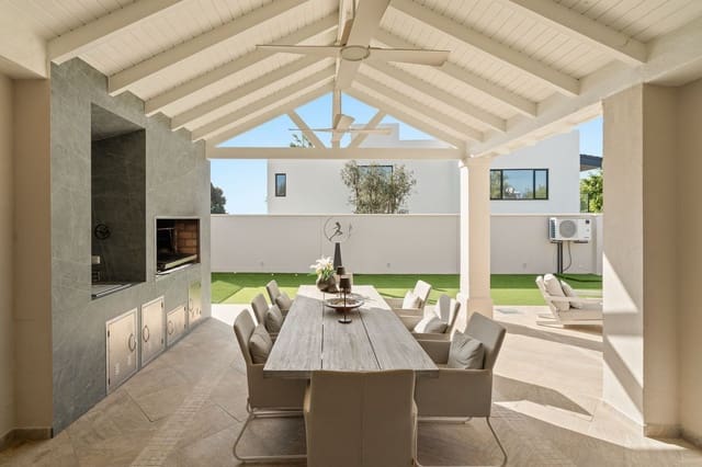 4 soverom Villa til salgs i Cancelada, Estepona med svømmebasseng garasje - € 2 499 999 (Ref: 10134366)
