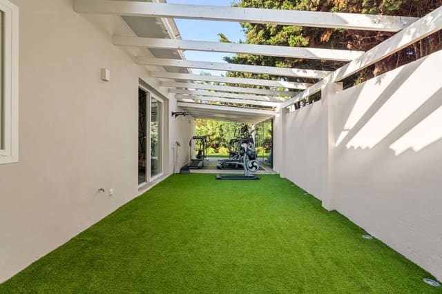 4 soverom Villa til salgs i Cancelada, Estepona med svømmebasseng garasje - € 2 499 999 (Ref: 10134366)