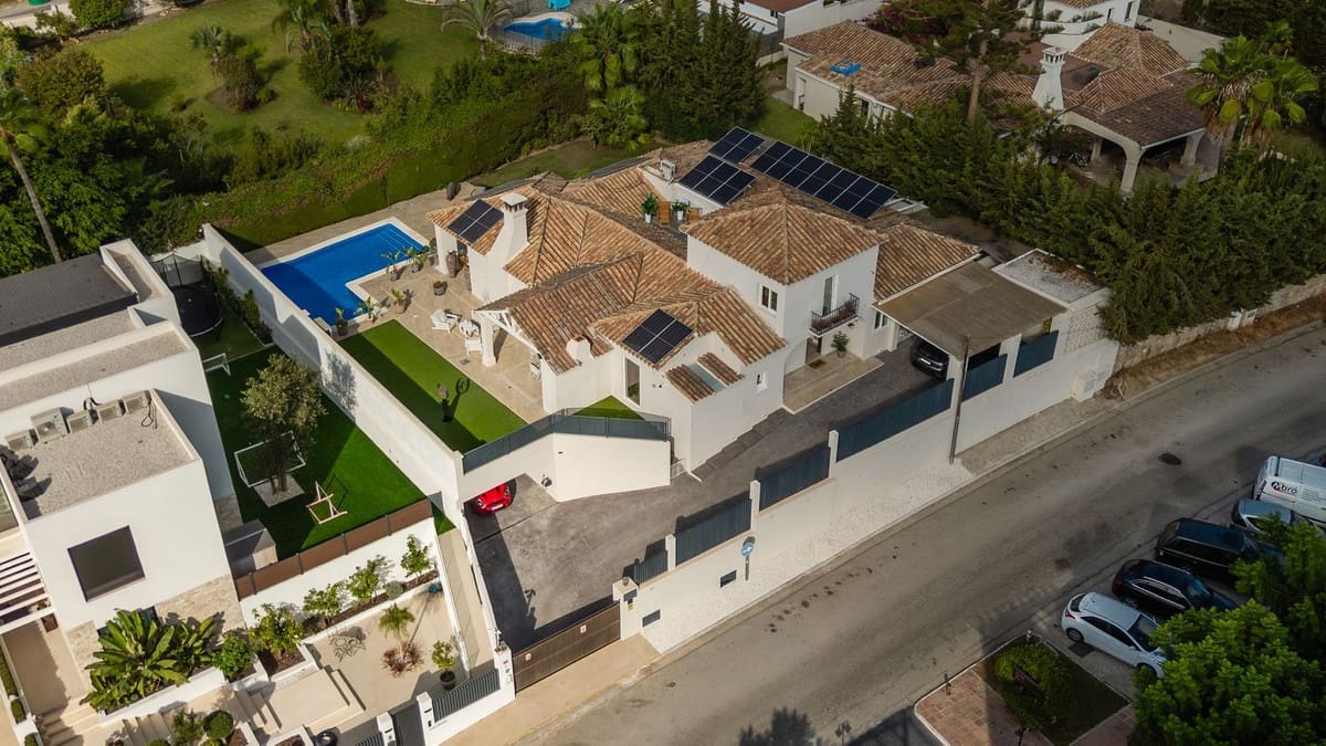 4 soverom Villa til salgs i Cancelada med svømmebasseng garasje - € 2 499 999 (Ref: 10134366)