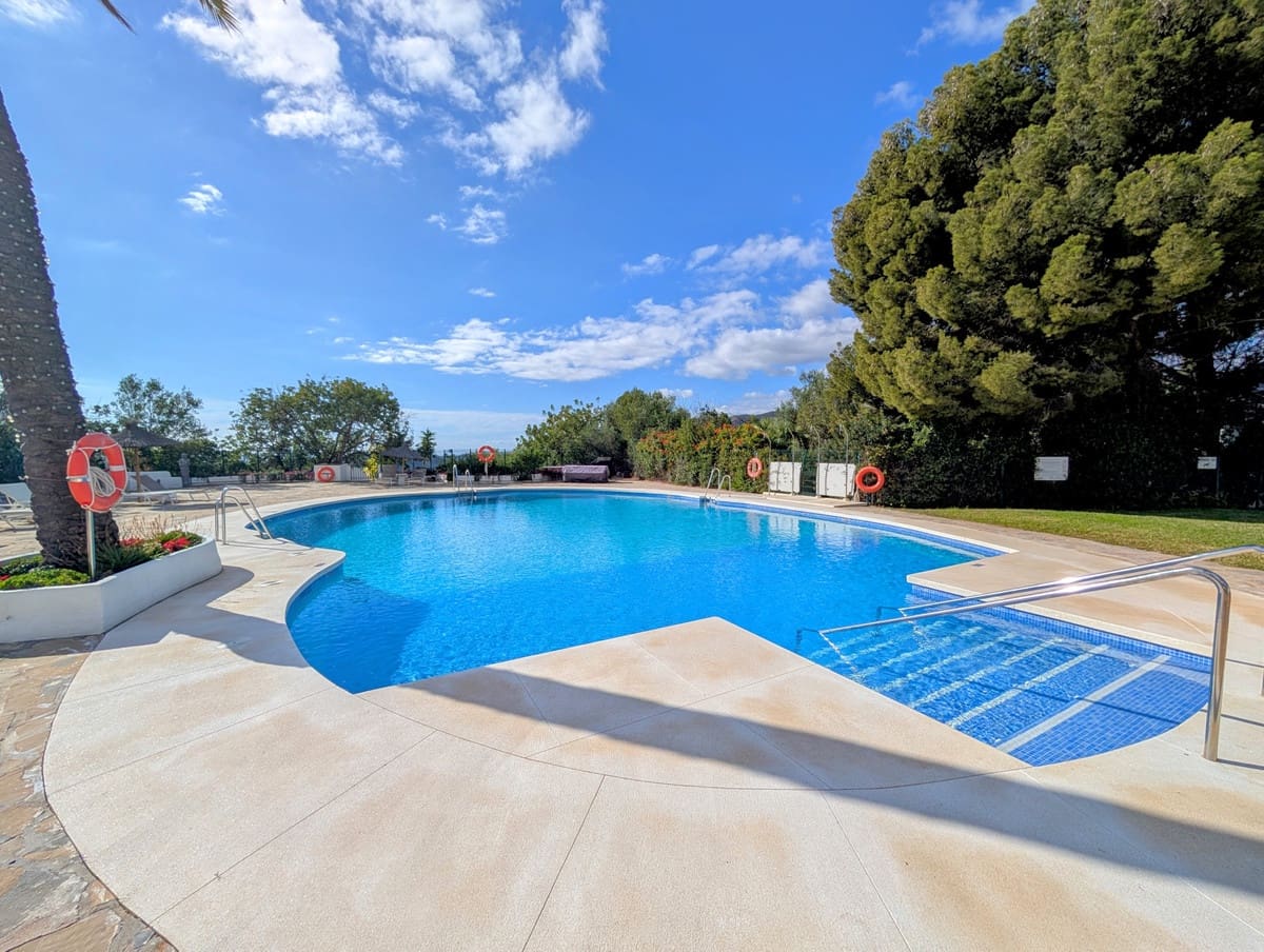 2 soveværelse Villa til salg i Istan med swimmingpool - € 450.000 (Ref: 10134403)