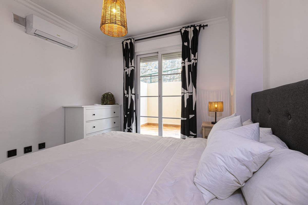 Apartamento de 2 habitaciones en Nueva Andalucia en venta con piscina garaje - 534.995 € (Ref: 10134407)
