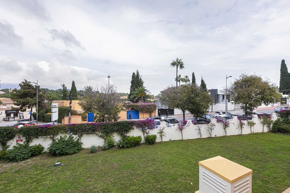 Apartamento de 2 habitaciones en Nueva Andalucia en venta con piscina garaje - 534.995 € (Ref: 10134407)