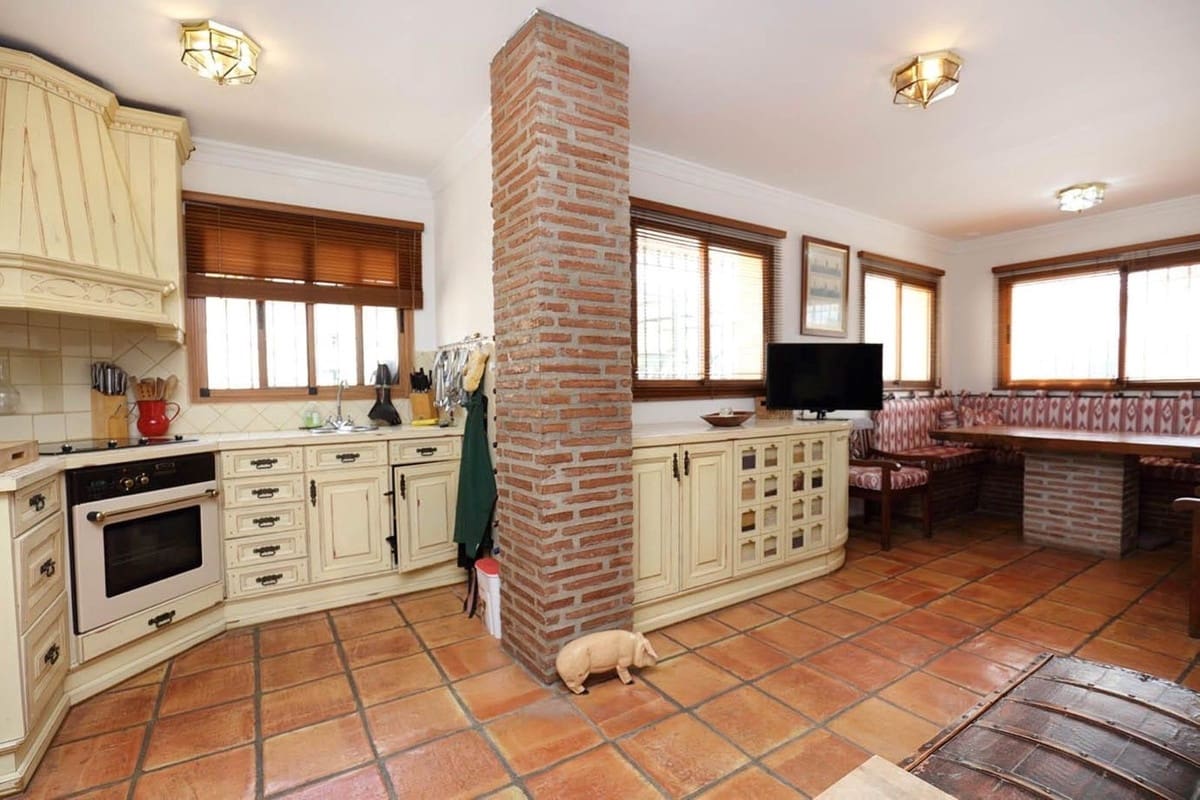 4 soverom Villa til salgs i Atalaya-Isdabe med svømmebasseng garasje - € 1 600 000 (Ref: 10134427)