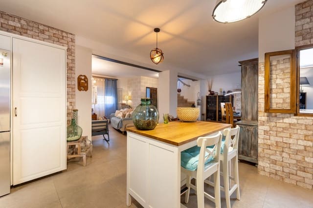 3 bedroom Townhouse for sale in Alhaurín el Grande - € 310,000 (Ref: 10134430)