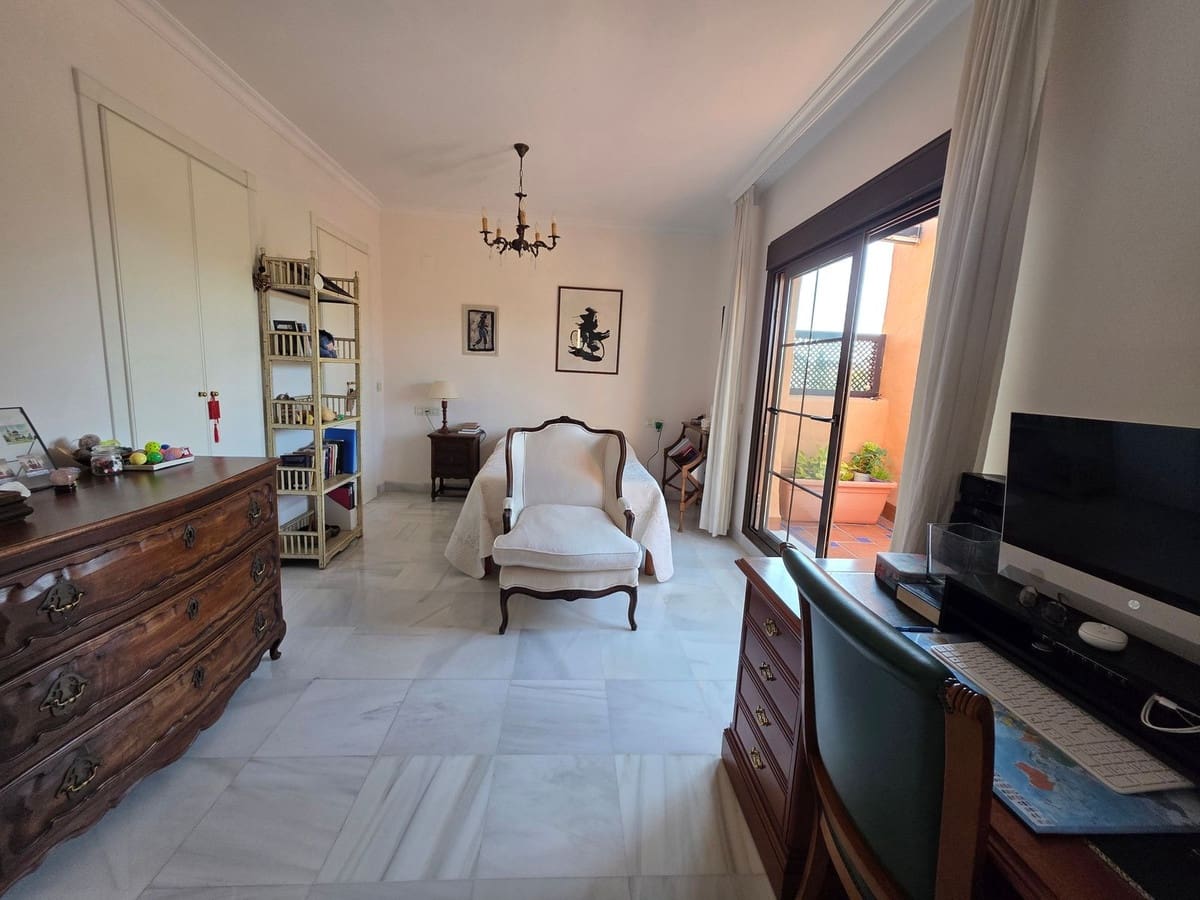 4 sypialnia Apartament na sprzedaż w Atalaya-Isdabe z basenem garażem - 850 000 € (Ref: 10134463)