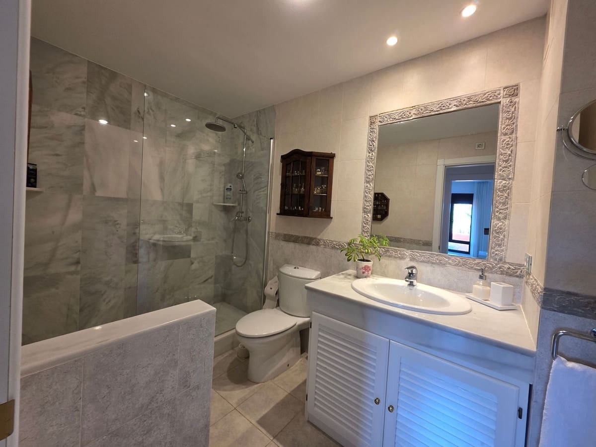 4 sypialnia Apartament na sprzedaż w Atalaya-Isdabe z basenem garażem - 850 000 € (Ref: 10134463)