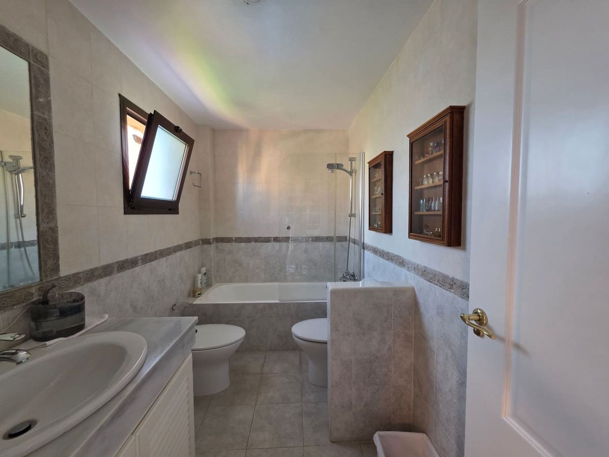 4 sypialnia Apartament na sprzedaż w Atalaya-Isdabe z basenem garażem - 850 000 € (Ref: 10134463)