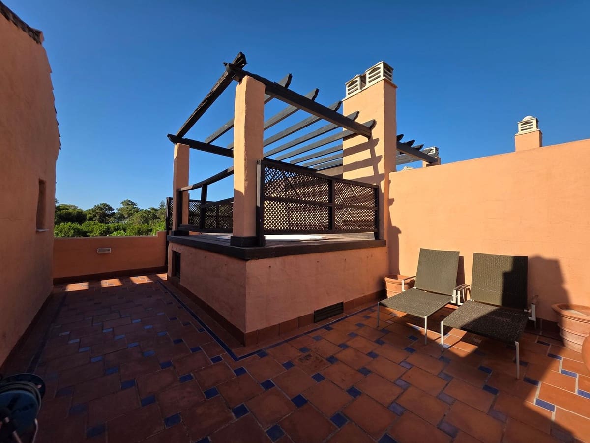 4 sypialnia Apartament na sprzedaż w Atalaya-Isdabe z basenem garażem - 850 000 € (Ref: 10134463)