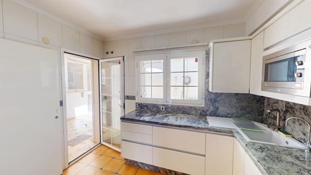 5 Zimmer Villa zu verkaufen in Caleta de Vélez, Vélez-Málaga mit Garage - 750.000 € (Ref: 10134474)