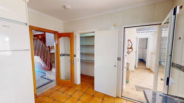 5 Zimmer Villa zu verkaufen in Caleta de Vélez, Vélez-Málaga mit Garage - 750.000 € (Ref: 10134474)
