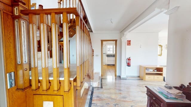 5 Zimmer Villa zu verkaufen in Caleta de Vélez, Vélez-Málaga mit Garage - 750.000 € (Ref: 10134474)