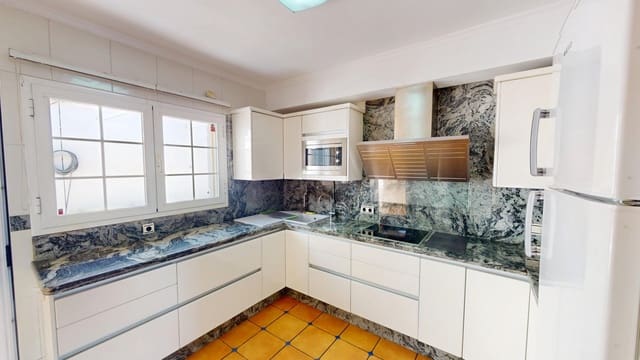 5 Zimmer Villa zu verkaufen in Caleta de Vélez, Vélez-Málaga mit Garage - 750.000 € (Ref: 10134474)