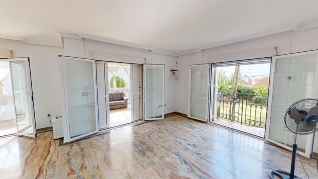 5 Zimmer Villa zu verkaufen in Caleta de Vélez, Vélez-Málaga mit Garage - 750.000 € (Ref: 10134474)