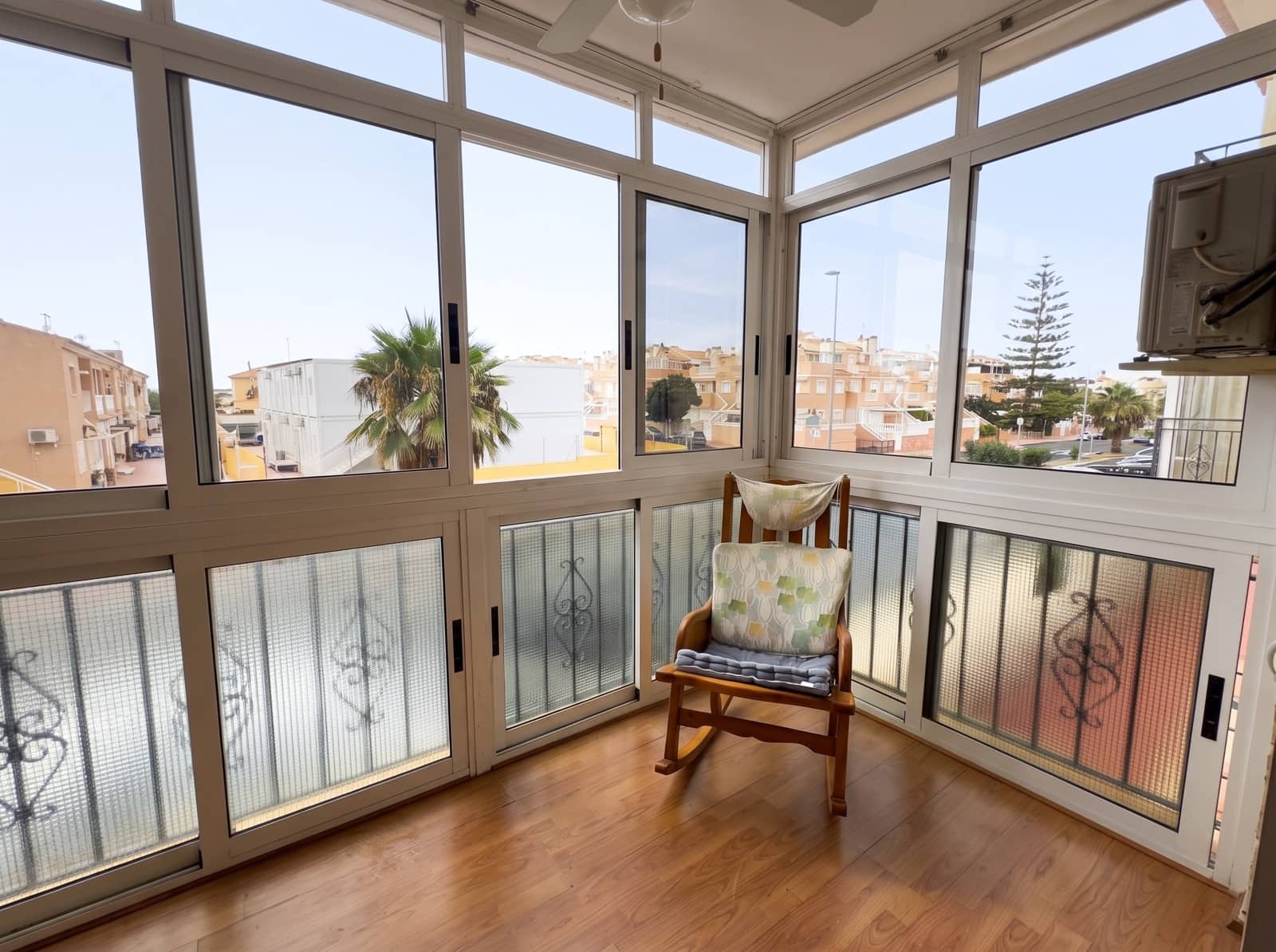 1 slaapkamer Appartement te koop in Torrevieja met zwembad garage - € 110.000 (Ref: 10136768)