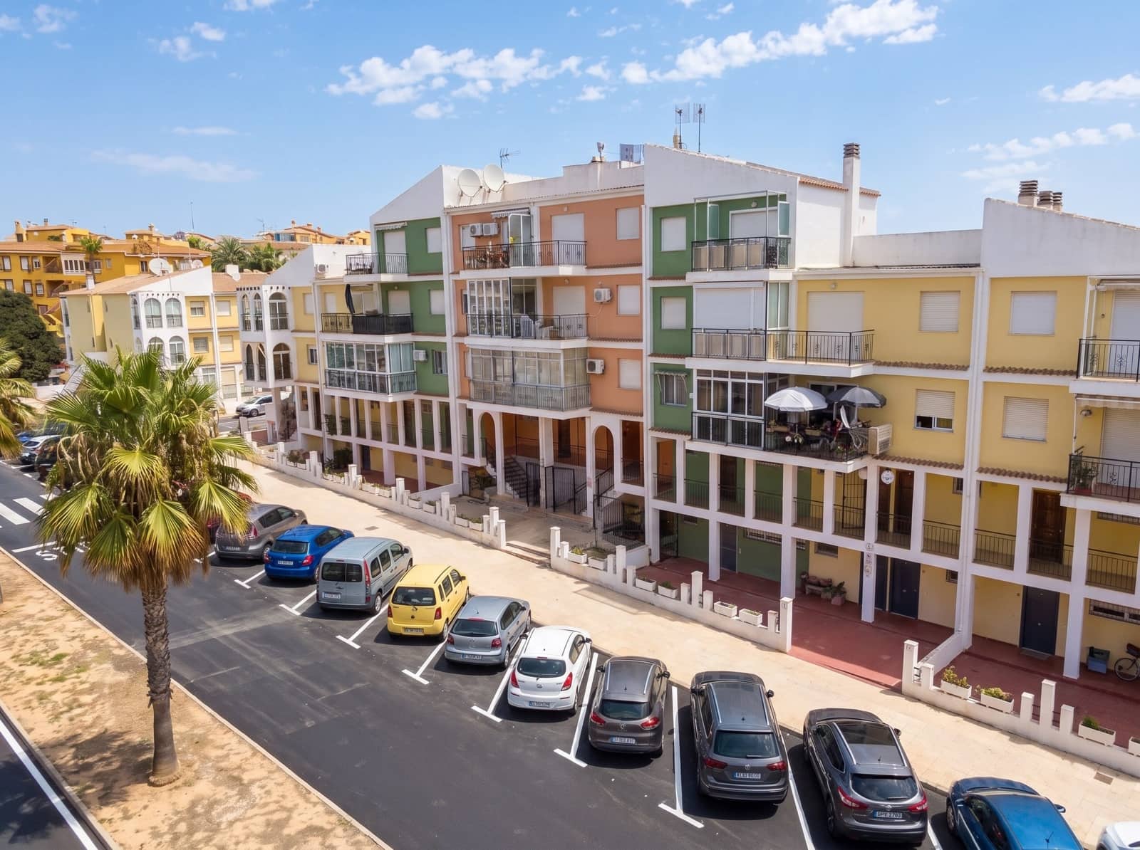 1 slaapkamer Appartement te koop in Torrevieja met zwembad garage - € 110.000 (Ref: 10136768)