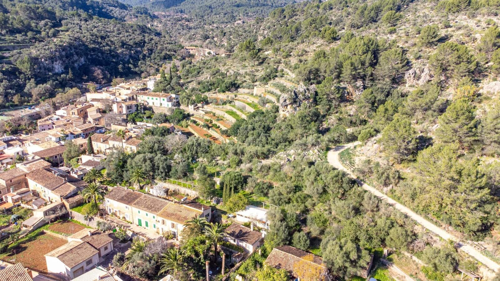 Building Plot for sale in Esporles - € 690,000 (Ref: 10136817)