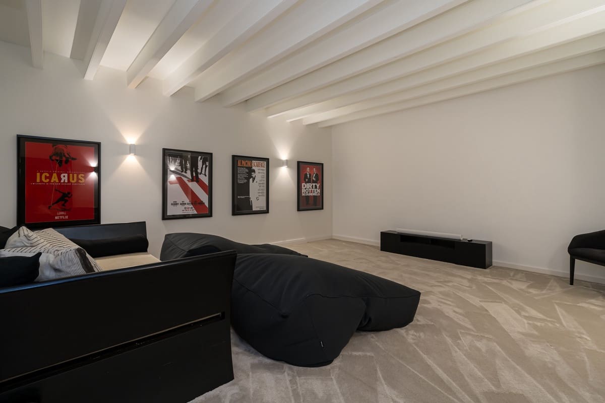 5 bedroom Villa for sale in Santa Maria del Cami with pool garage - € 11,500,000 (Ref: 10136822)