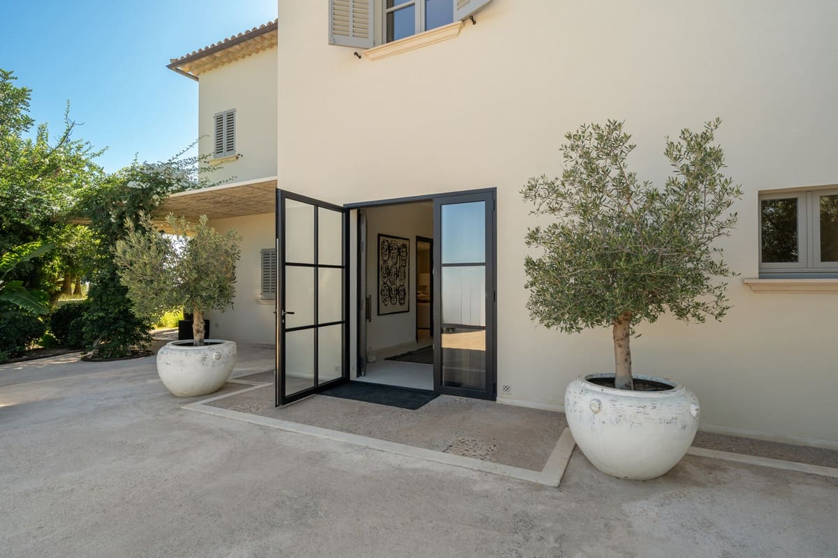5 bedroom Villa for sale in Santa Maria del Cami with pool garage - € 11,500,000 (Ref: 10136822)