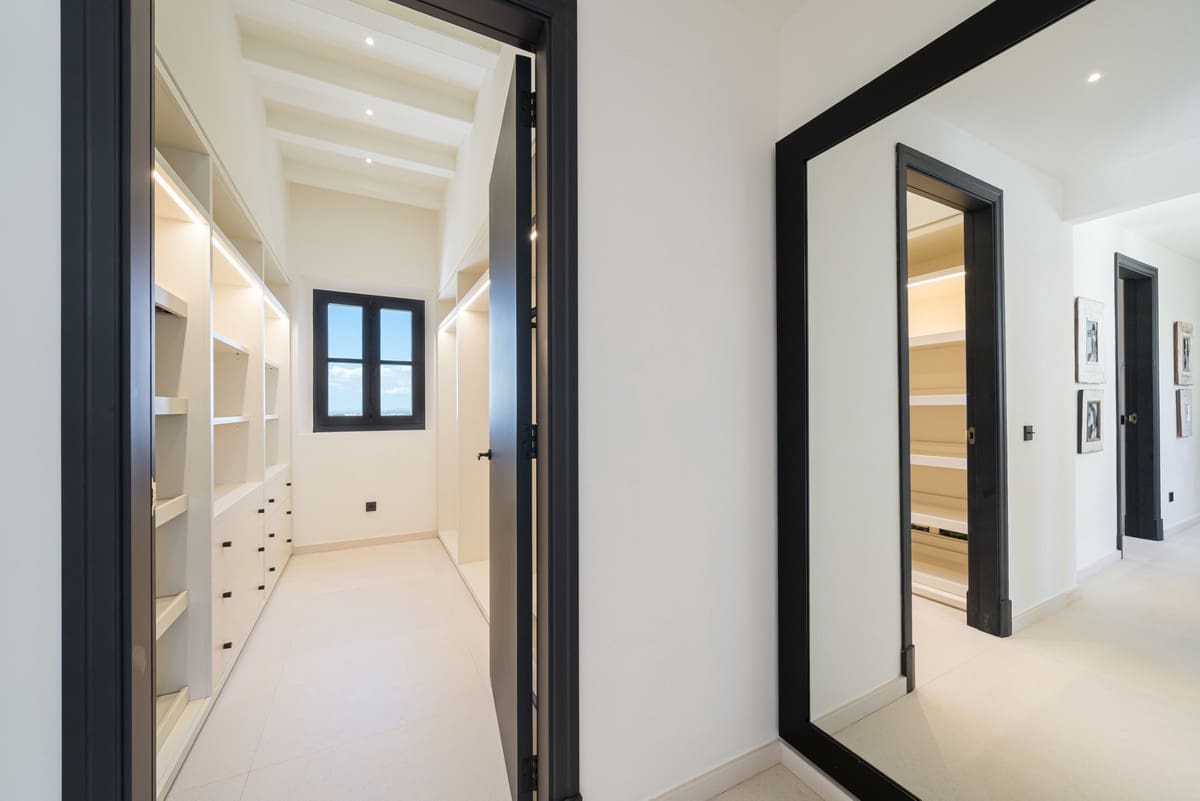 5 bedroom Villa for sale in Santa Maria del Cami with pool garage - € 11,500,000 (Ref: 10136822)
