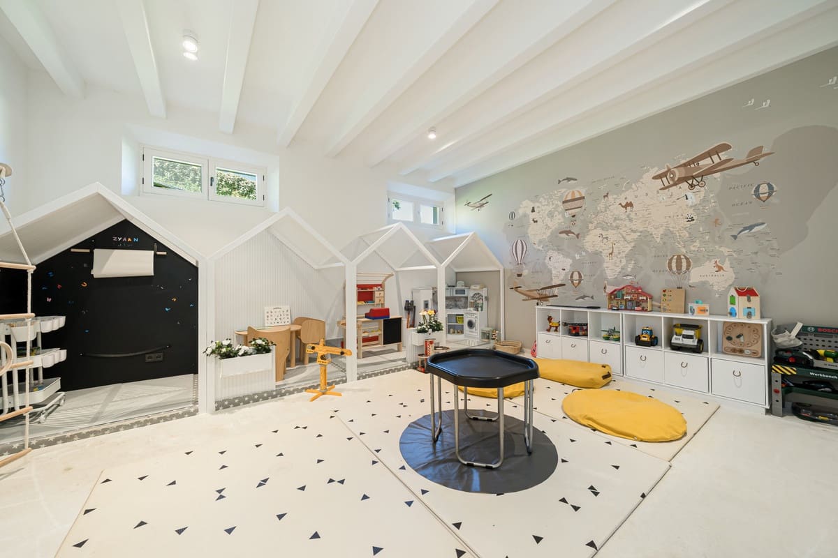 5 bedroom Villa for sale in Santa Maria del Cami with pool garage - € 11,500,000 (Ref: 10136822)