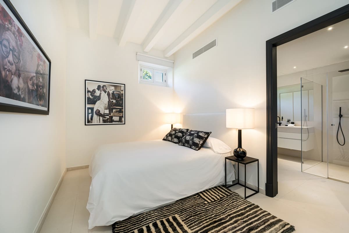 5 bedroom Villa for sale in Santa Maria del Cami with pool garage - € 11,500,000 (Ref: 10136822)