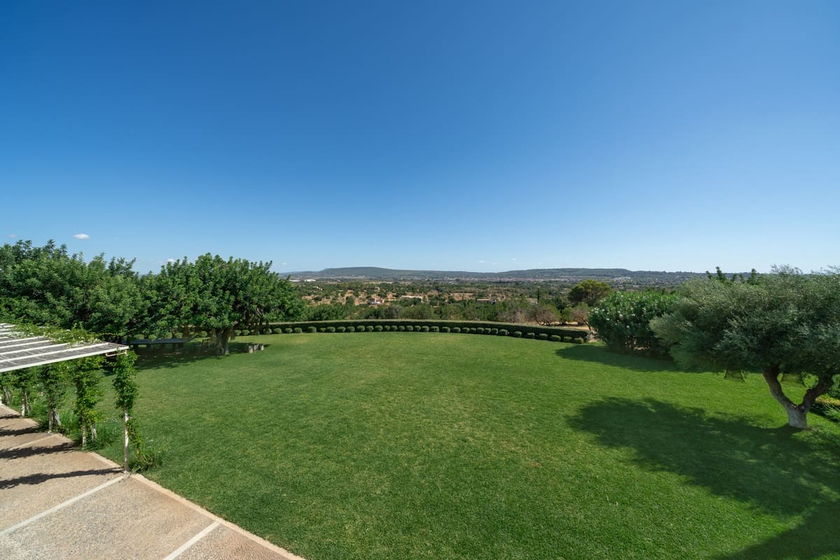 5 bedroom Villa for sale in Santa Maria del Cami with pool garage - € 11,500,000 (Ref: 10136822)