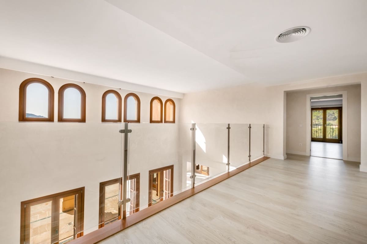 5 soveværelse Finca/Landehus til salg i Andratx med swimmingpool garage - € 16.800.000 (Ref: 10136870)