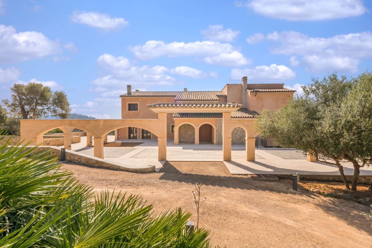 5 soveværelse Finca/Landehus til salg i Andratx med swimmingpool garage - € 16.800.000 (Ref: 10136870)