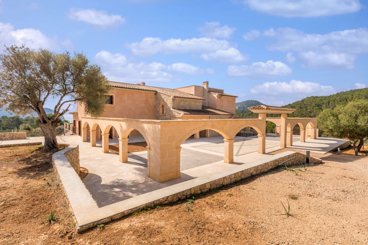 5 soveværelse Finca/Landehus til salg i Andratx med swimmingpool garage - € 16.800.000 (Ref: 10136870)