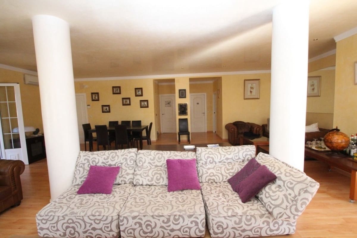 5 soverom Villa til salgs i Orihuela med svømmebasseng garasje - € 1 250 000 (Ref: 10136957)