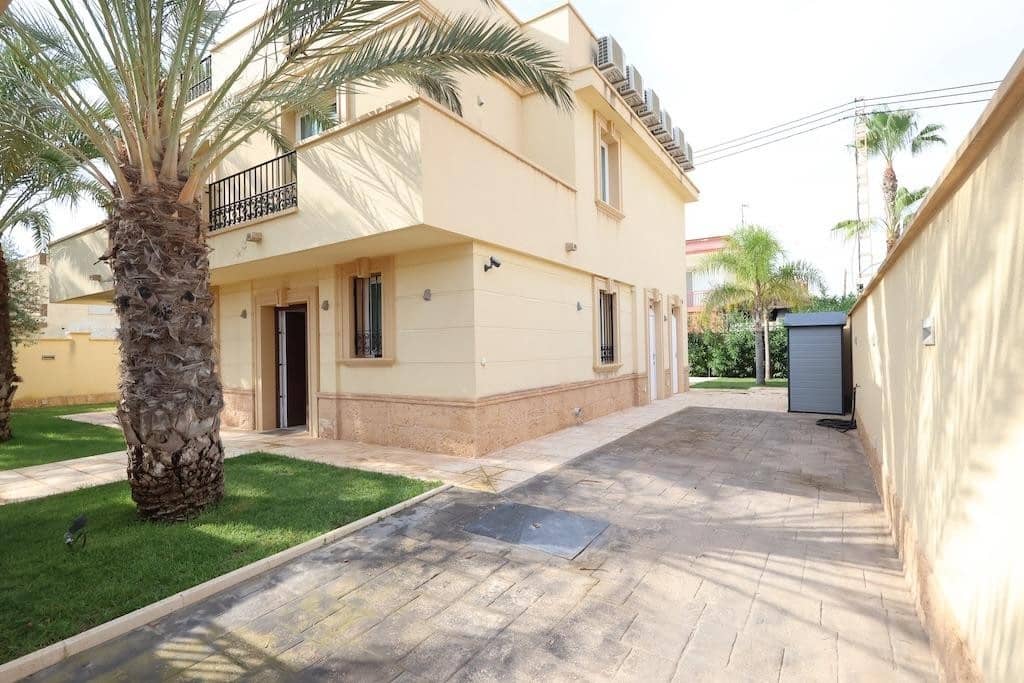 4 soveværelse Villa til salg i Orihuela med swimmingpool garage - € 990.000 (Ref: 10136981)
