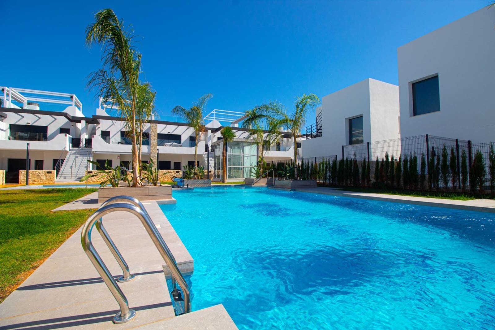 Apartamento de 3 habitaciones en Orihuela Costa en venta con piscina garaje - 399.000 € (Ref: 10137018)