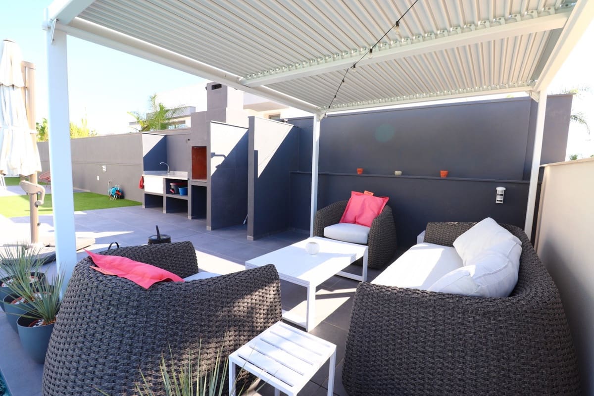 3 Zimmer Villa zu verkaufen in Formentera del Segura mit Pool Garage - 625.000 € (Ref: 10137044)