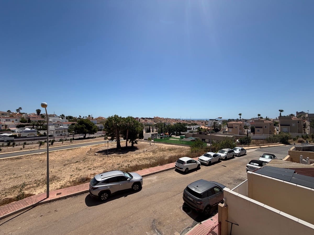 2 soveværelse Villa til salg i Orihuela med swimmingpool - € 218.000 (Ref: 10137067)