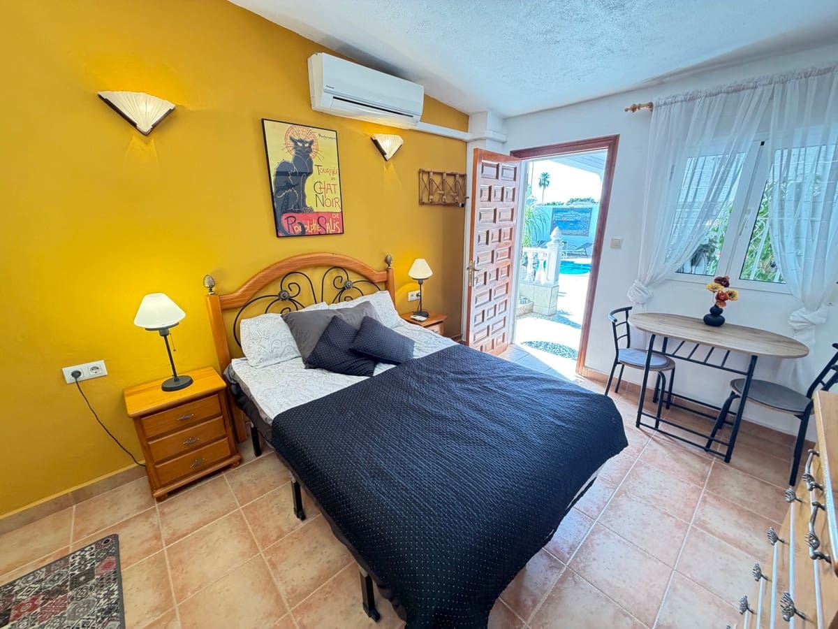 3 soverom Villa til salgs i San Luis med svømmebasseng garasje - € 399 900 (Ref: 10137073)